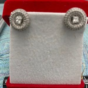 Six pieces earrings in 14k white gold